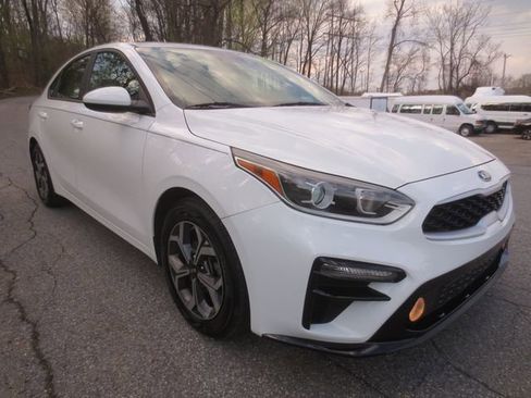 Used 2020 Kia Forte LXS FWD image 2