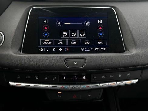 Used 2023 Cadillac XT4 Premium Luxury image 30