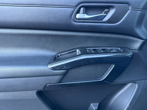 Used 2022 Nissan Pathfinder SV image 10