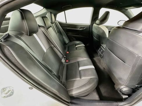 Used 2025 Toyota Camry SE FWD image 25