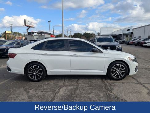 Used 2024 Volkswagen Jetta Sport image 3