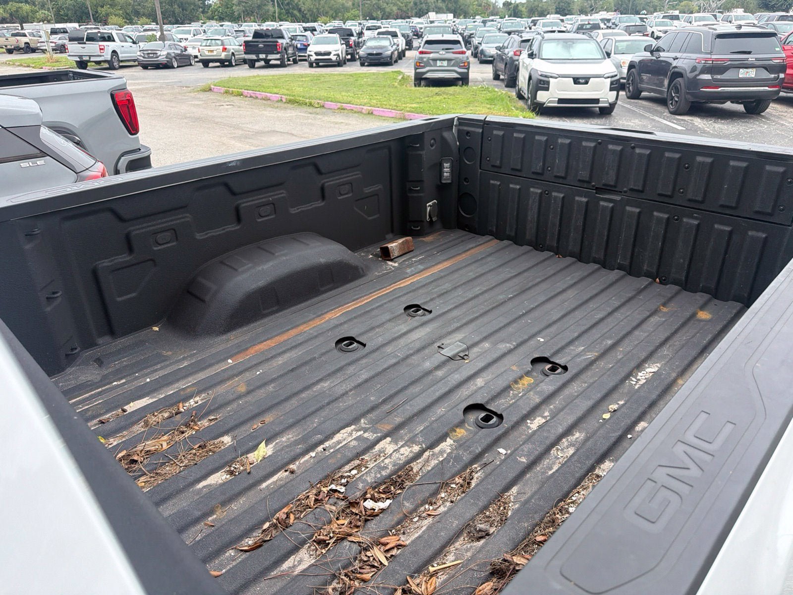 Used 2025 GMC Sierra 3500 AT4 w/ AT4 Premium Plus Package AWD/4WD image 8