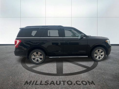 Used 2019 Ford Expedition XLT w/ Equipment Group 202A AWD/4WD image 3
