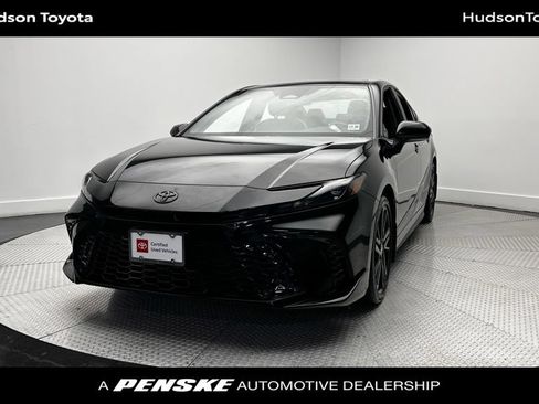 Used 2026 Toyota Camry Hybrid w/ Convenience Package FWD image 1