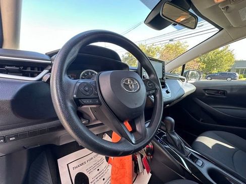 Used 2022 Toyota Corolla LE image 16