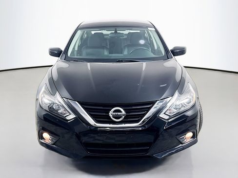 Used 2018 Nissan Altima 2.5 SR FWD image 2