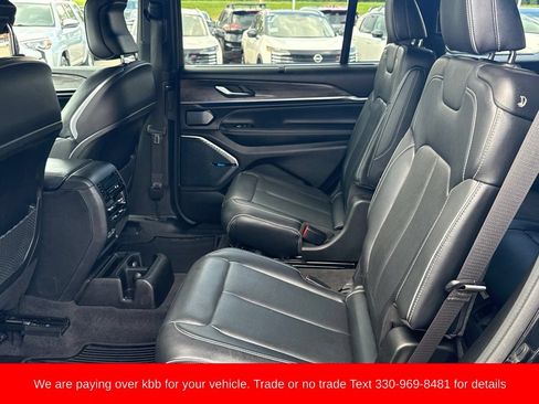 Used 2022 Jeep Grand Cherokee L Overland w/ Luxury Tech Group IV AWD/4WD image 47