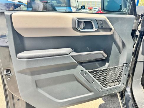 Used 2024 Ford Bronco Wildtrak image 11