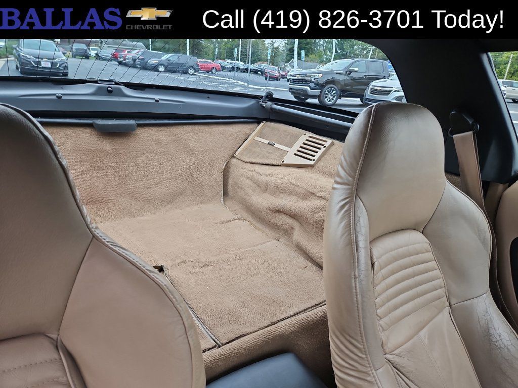 Used 1996 Chevrolet Corvette Coupe RWD image 3