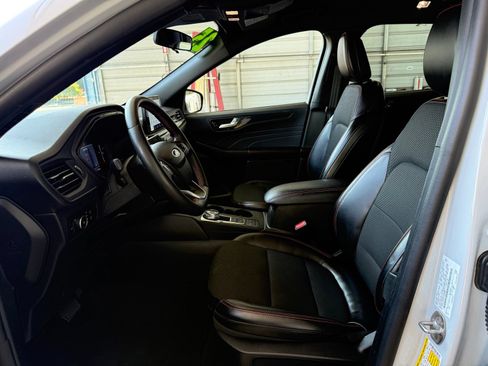 Used 2025 Ford Escape ST-Line Select AWD/4WD image 12