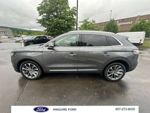 Used 2023 Lincoln Nautilus Reserve AWD/4WD image 9