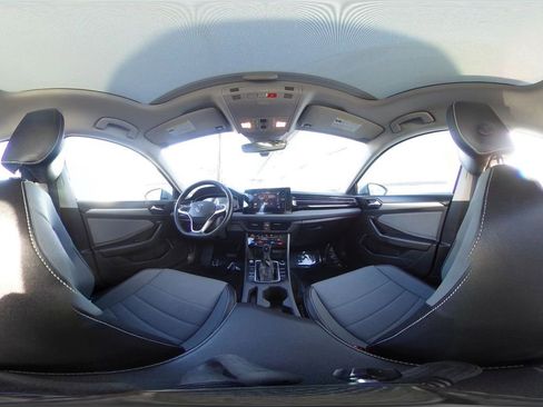 Used 2025 Volkswagen Jetta SE image 39