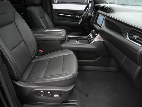 Used 2021 GMC Yukon Denali w/ Denali Premium Package image 21