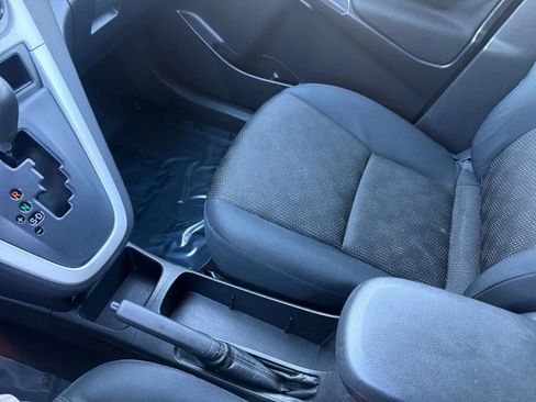 Used 2009 Pontiac Vibe w/ Preferred Package image 23