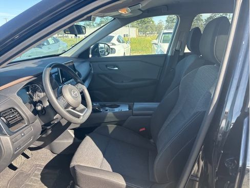 Used 2022 Nissan Rogue SV image 12