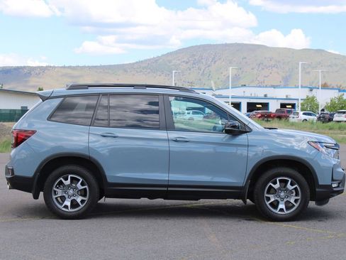 Used 2023 Honda Passport TrailSport image 6