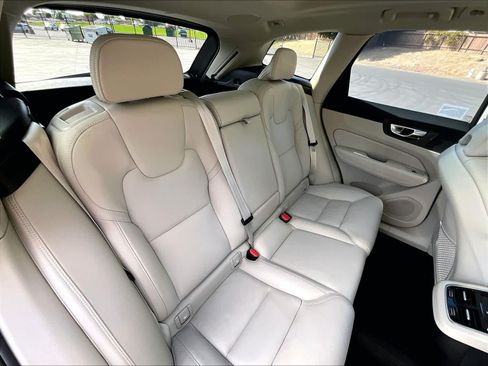 Used 2026 Volvo XC60 B5 Ultra w/ Protection Package Premier AWD/4WD image 30
