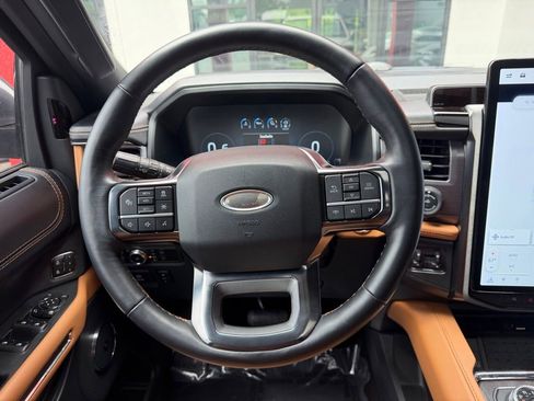 Used 2022 Ford Expedition Platinum AWD/4WD image 16