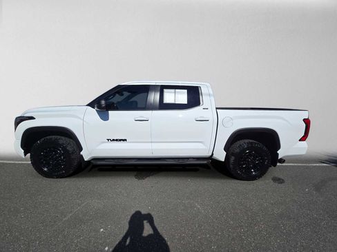 Used 2025 Toyota Tundra SR5 w/ SR5 Premium Package AWD/4WD image 7