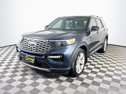 Certified 2023 Ford Explorer Platinum w/ Technology Package image 3