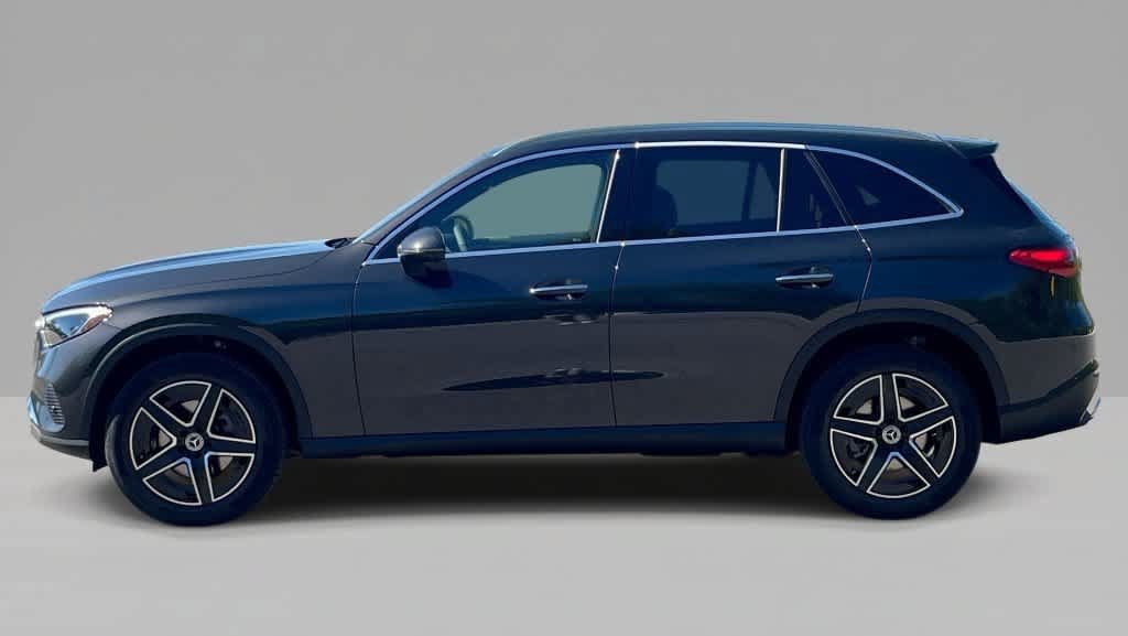 Used 2027 Mercedes-Benz GLC 300 4MATIC image 4