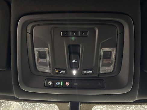 Used 2021 Chevrolet Silverado 3500 High Country image 21