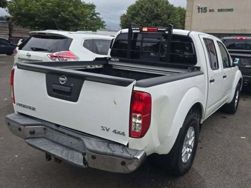 Used 2017 Nissan Frontier SV w/ SV Value Truck Package AWD/4WD image 3