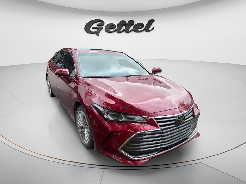 Used 2019 Toyota Avalon Limited FWD image 2