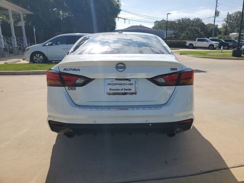 Used 2023 Nissan Altima 2.5 SR FWD image 11