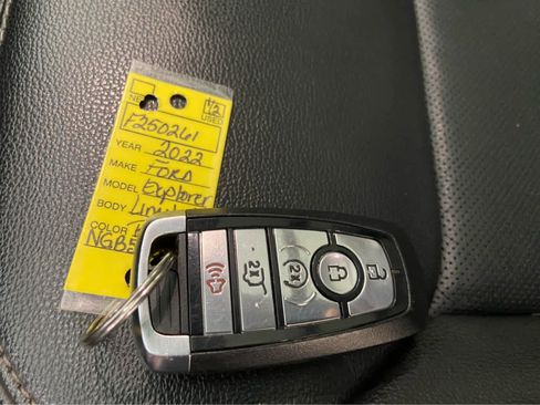 Used 2022 Ford Explorer Limited w/ Equipment Group 301A image 52