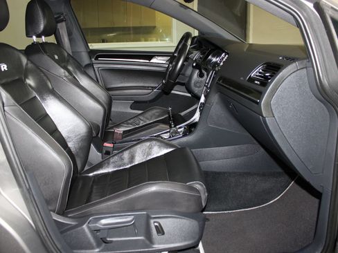 Used 2016 Volkswagen Golf R 4-Door AWD/4WD image 30
