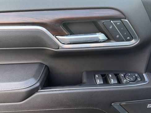 Used 2023 GMC Sierra 1500 SLT w/ SLT Convenience Package image 8