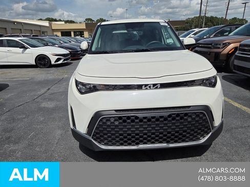 Used 2025 Kia Soul LX w/ LX Technology Package FWD image 20