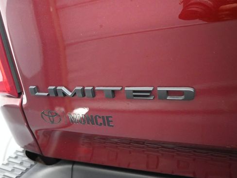 Used 2025 RAM 1500 Limited AWD/4WD image 36