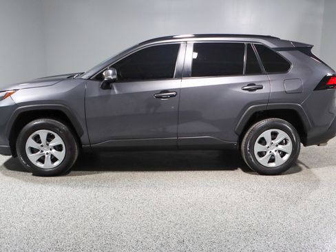 Used 2022 Toyota RAV4 XLE AWD/4WD image 10