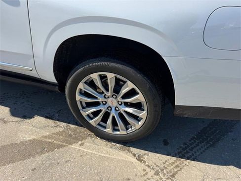 Used 2023 GMC Yukon XL Denali w/ Denali Reserve Package image 7