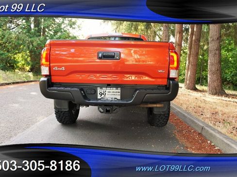 Used 2017 Toyota Tacoma SR5 w/ Tow Package AWD/4WD image 10