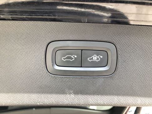 Used 2019 Volvo XC90 T5 Momentum w/ Protection Package Premier FWD image 31