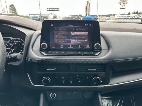 Used 2023 Nissan Rogue S image 22