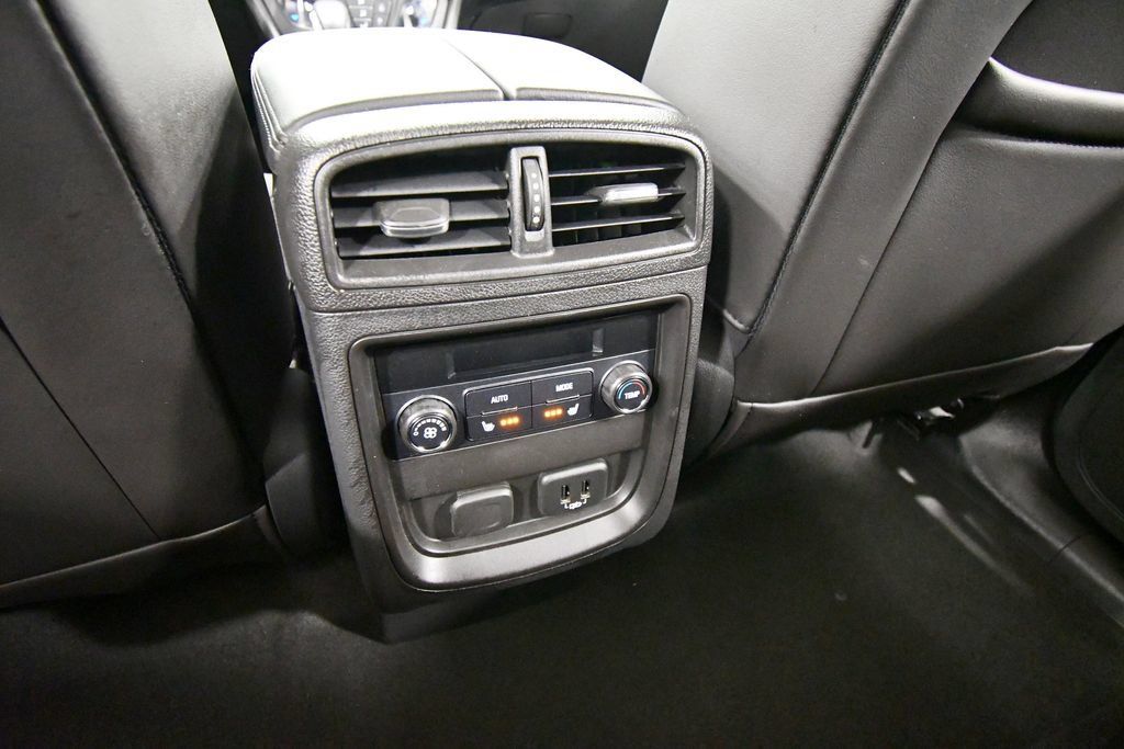 Used 2019 Buick Envision Essence AWD/4WD image 16