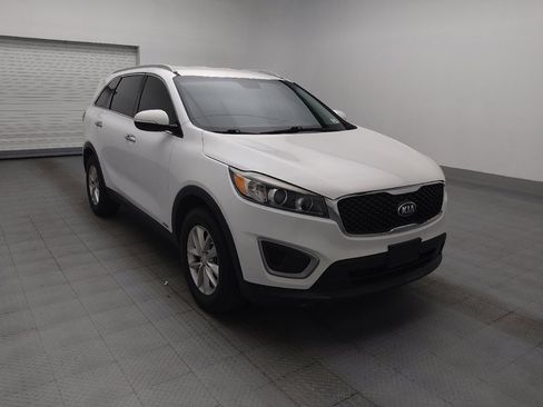 Used 2017 Kia Sorento AWD w/ LX Convenience Package image 13