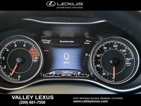 Used 2019 Jeep Cherokee Trailhawk AWD/4WD image 10