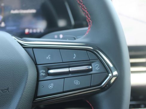 New 2026 Chevrolet Equinox ACTIV w/ Convenience Package III FWD image 35