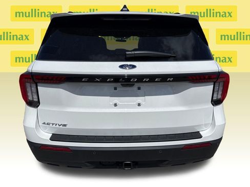 New 2026 Ford Explorer Active RWD image 14