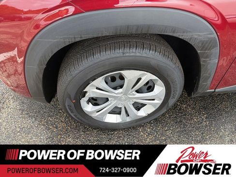 Certified 2025 Chevrolet Trax LS FWD image 2