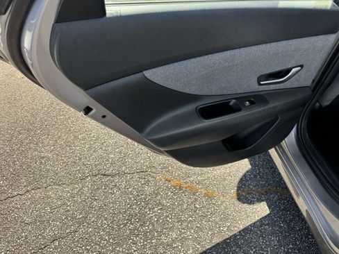 Used 2023 Hyundai Elantra Limited image 21