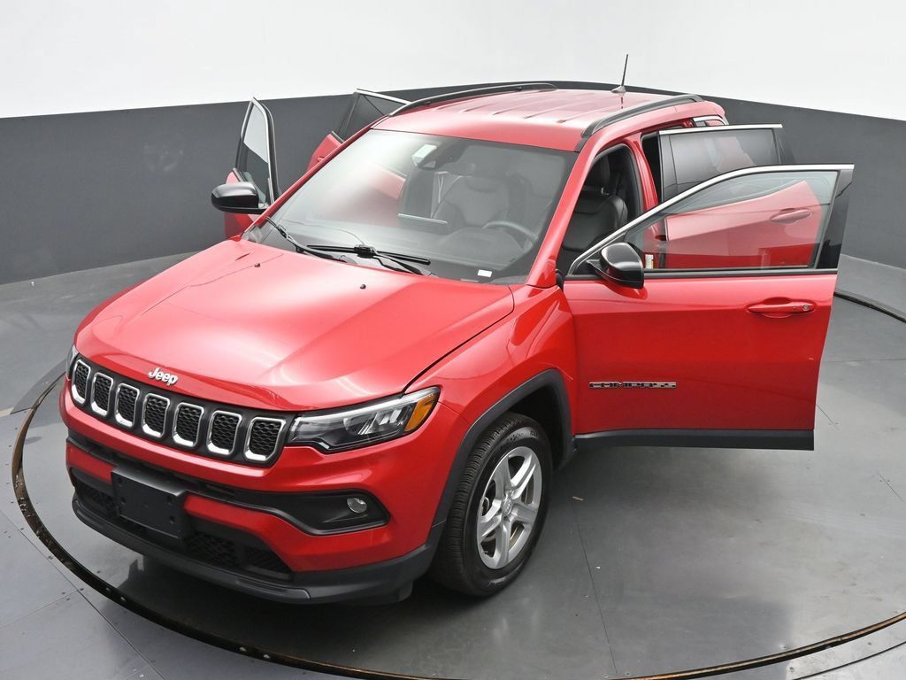 Used 2024 Jeep Compass Latitude AWD/4WD image 66
