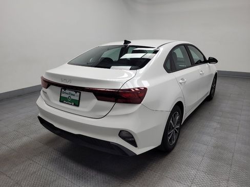 Used 2023 Kia Forte LXS w/ LXS Technology Package FWD image 9