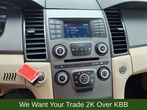 Used 2018 Ford Taurus SE image 13