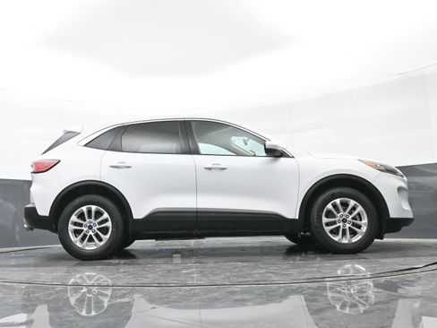 Used 2020 Ford Escape SE image 44